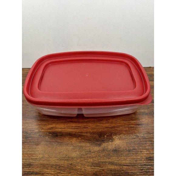 Rubbermaid Red Top  Storage Container Square Almond Lid 5 Cups 1.2 L USA Vintage - Picture 1 of 10